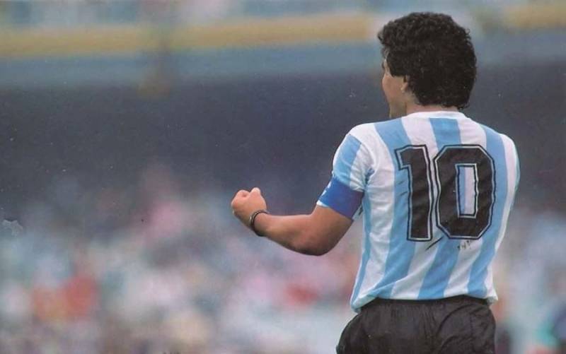 Maradona – Kẻ nổi loạn mang theo phép màu